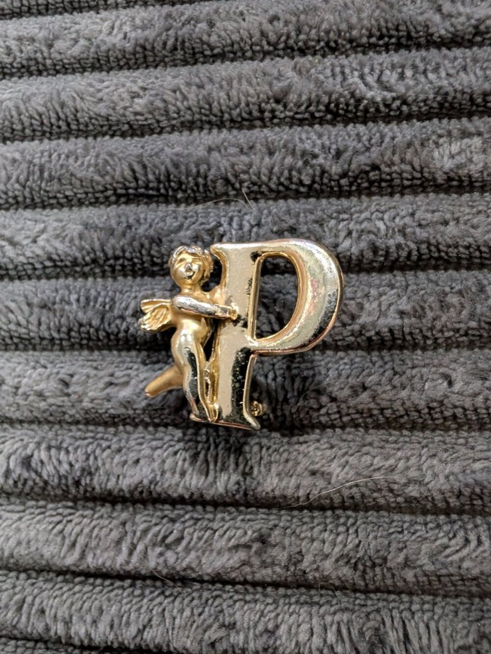Vintage Razza Gold Tone Cherub Angel Letter P Initial Brooch Pin